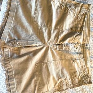 Gap Chino Girlfriend shorts